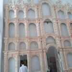 Фаянсовый иконостас в храме