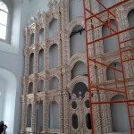 Фаянсовый иконостас в храме