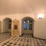 Фаянсовые киоты с золотом