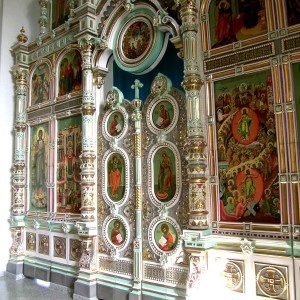 Фаянсовый иконостас храма во имя Св. Преподобного Амвросия Оптинского в г. Кировград
