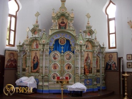 Фаянсовый иконостас церкви Иконы Божией Матери Семистрельная В церкви во имя иконы Божией Матери "Семистрельная"