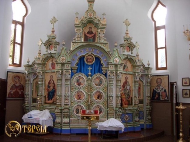 Фаянсовый иконостас церкви Иконы Божией Матери Семистрельная В церкви во имя иконы Божией Матери "Семистрельная"