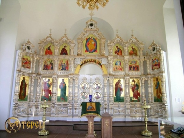 Фаянсовый иконостас храма во имя Прокопия Устюжского в Новокузнецке (с. Недорезово) Кемеровской области