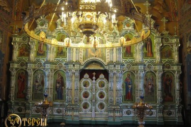 Фаянсовый иконостас в церкви Сергия Радонежского Спасо-Печерского монастыря г. Нижний Новгород