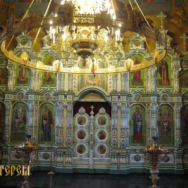 Фаянсовый иконостас в церкви Сергия Радонежского Спасо-Печерского монастыря г. Нижний Новгород