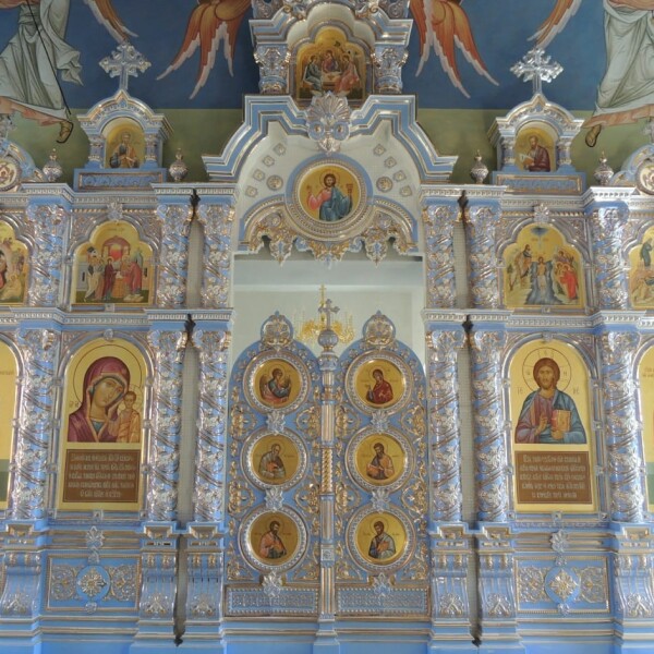 Иконостас из фаянса