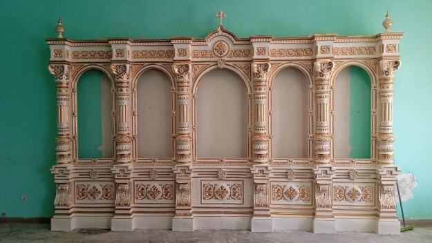 Иконостас для храма из фарфора