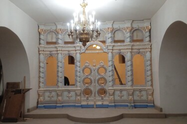 Иконостас с позолотой