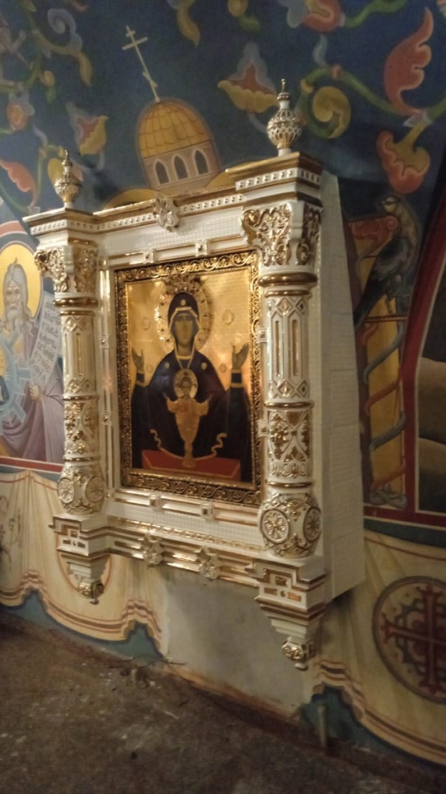 Заказать керамические киоты в Новгороде