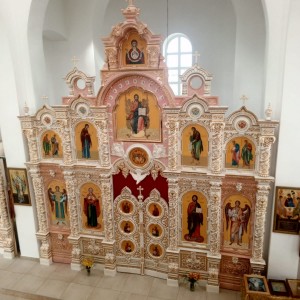 Иконостас с золотом